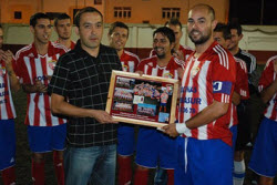 GERMÁN CORUJO RECIBIÓ UN HOMENAJE DEL SAN BARTOLOMÉ
