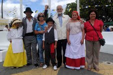 FOLCLORE, IZADO DE BANDERA, TALLERES, EXPOSICIONES Y EXHIBICIONES PRINCIPALES ACTOS DEL DÍA DE CANARIAS
    